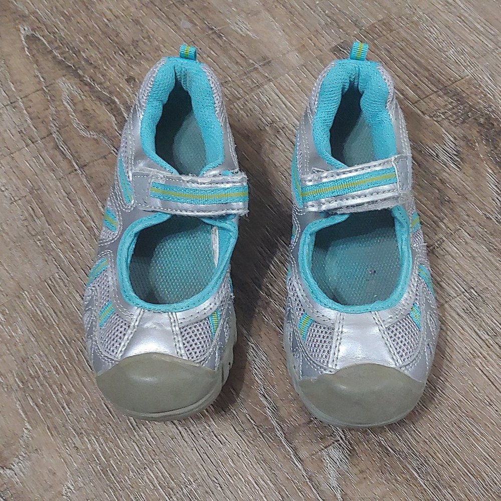 Xhilaration little girls shoes size 13